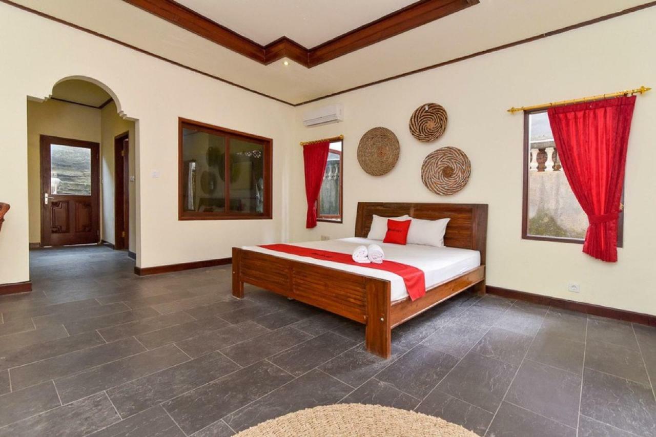 Reddoorz Plus Near Seminyak Square Dempasar Exterior foto