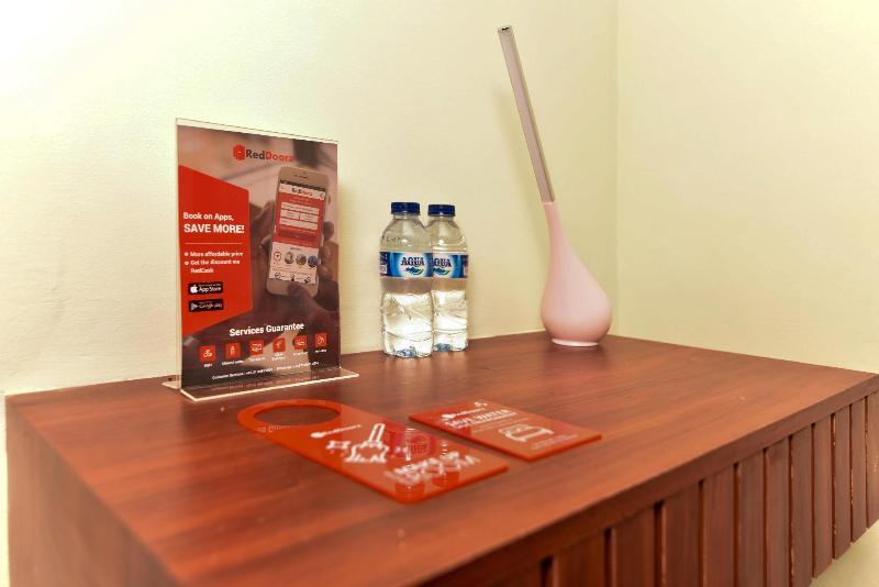 Reddoorz Plus Near Seminyak Square Dempasar Exterior foto